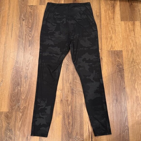 Lysse Patterned (Black Camo) Leggings (Size: L)(EUC) - Picture 5 of 7